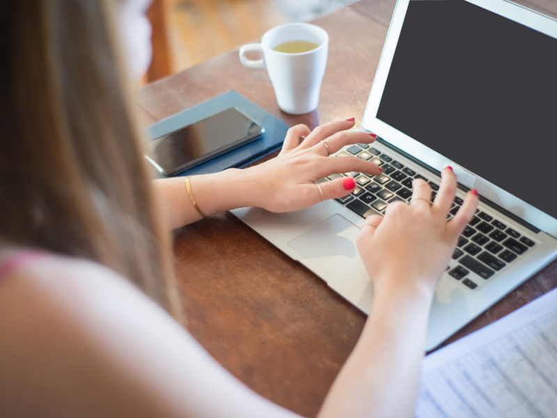 YouTubeの外注先を探す方法